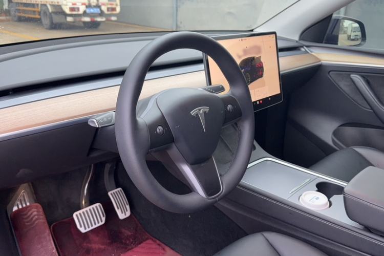 Used Tesla Model Y 2022 Revised Version Long-Range All-Wheel Drive Interior 1