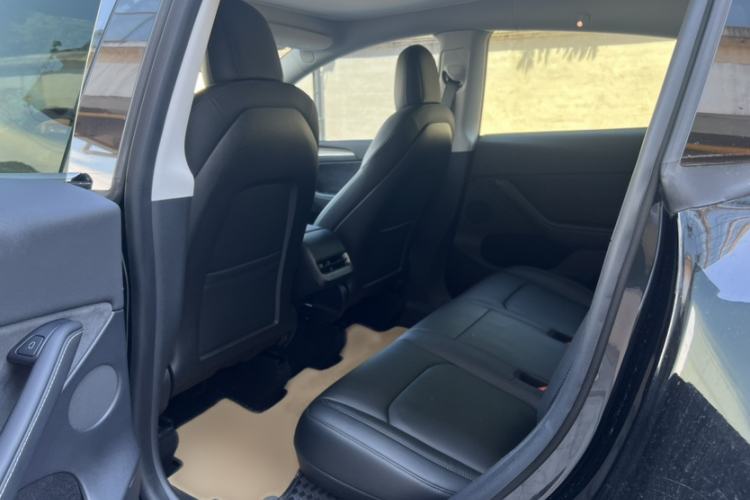 Used Tesla Model Y 2022 Rear-Wheel-Drive Version Interior 1