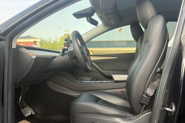 Used Tesla Model Y 2022 Rear-Wheel-Drive Version Interior 1