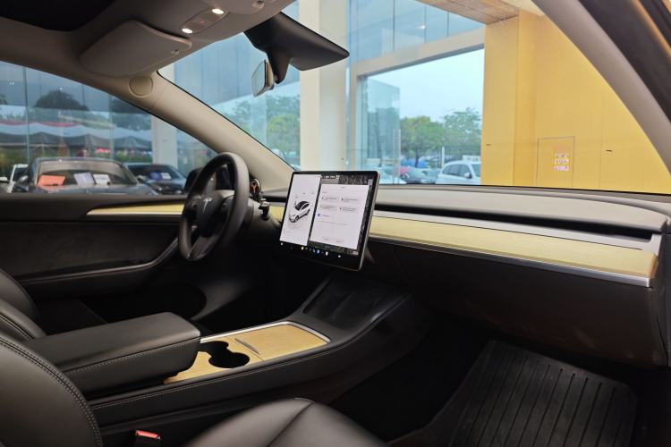 Used Tesla Model Y 2022 Revised Version Rear-Wheel Drive Interior 1