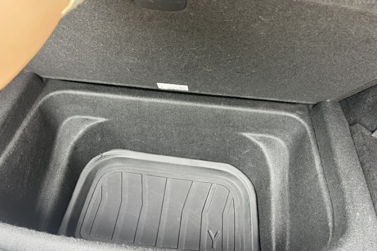 Used Tesla Model Y 2022 Rear-Wheel-Drive Version Interior 1