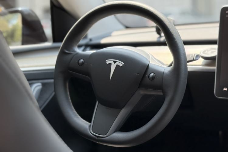 Used Tesla Model Y 2022 Rear-Wheel-Drive Version Interior 1