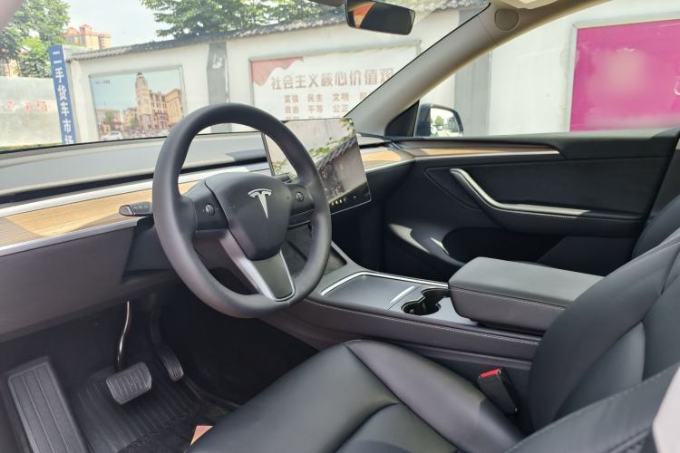 Used Tesla Model Y 2022 Rear-Wheel-Drive Version Interior 1