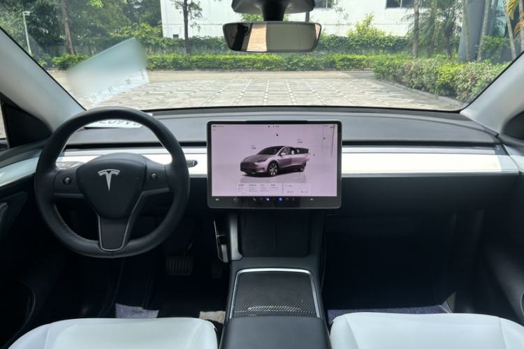Used Tesla Model Y 2022 Rear-Wheel-Drive Version Interior 1