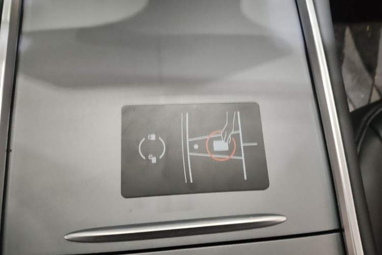 Used Tesla Model Y 2022 Revised Version Long-Range All-Wheel Drive Interior 1