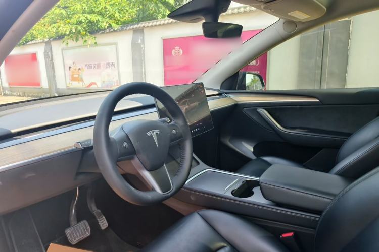 Used Tesla Model Y 2022 Rear-Wheel-Drive Version Interior 1