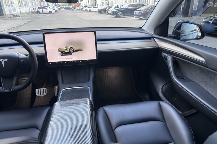 Used Tesla Model Y 2022 Performance High-Performance All-Wheel-Drive Version Interior 1