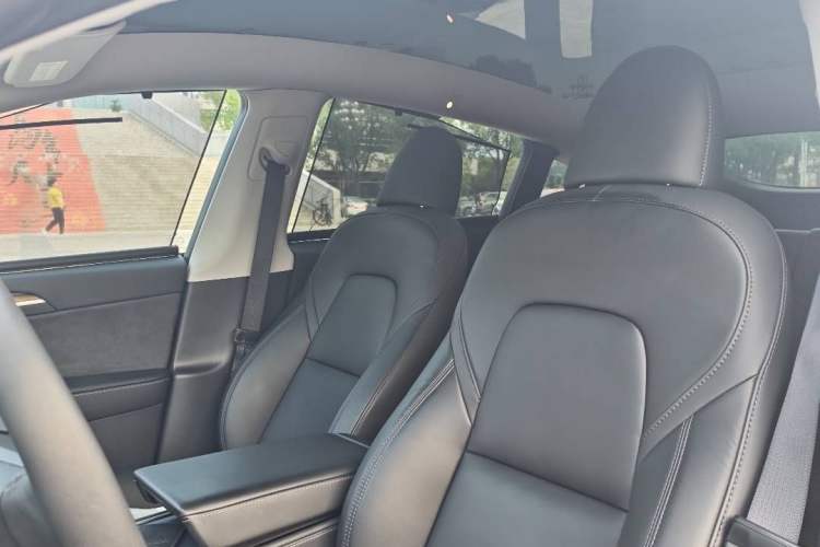 Used Tesla Model Y 2022 Revised Version Rear-Wheel Drive Interior 1