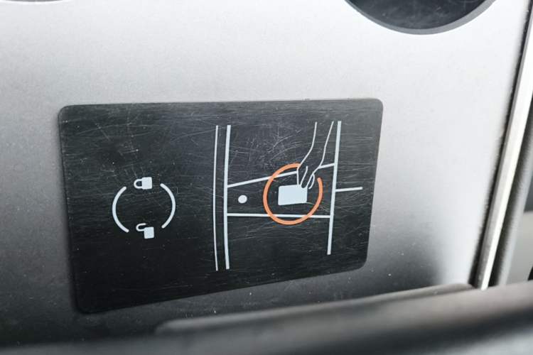 Used Tesla Model Y 2022 Rear-Wheel-Drive Version Interior 1