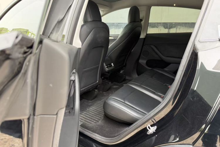 Used Tesla Model Y 2022 Rear-Wheel-Drive Version Interior 1
