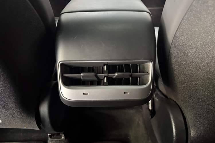 Used Tesla Model Y 2022 Revised Version Rear-Wheel Drive Interior 10