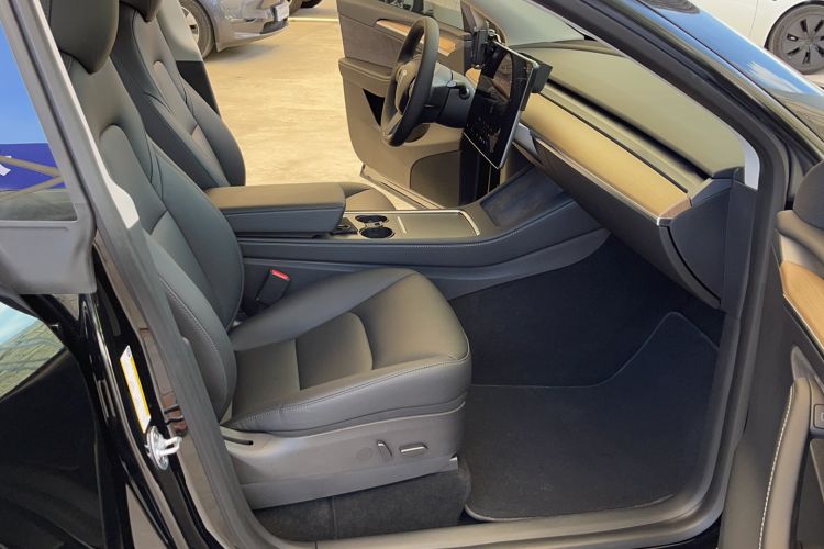 Used Tesla Model Y 2022 Rear-Wheel-Drive Version Interior 10