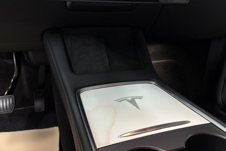 Used Tesla Model Y 2022 Rear-Wheel-Drive Version Interior 11
