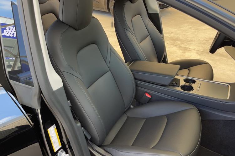 Used Tesla Model Y 2022 Rear-Wheel-Drive Version Interior 11