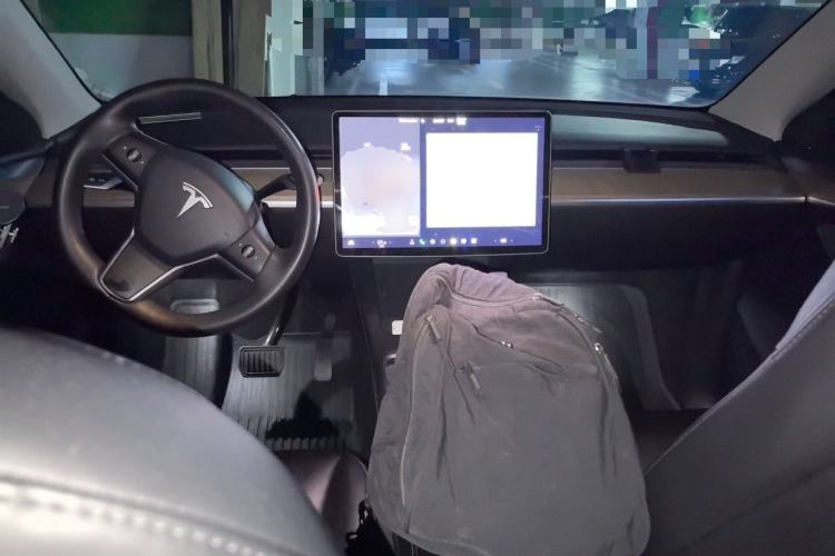 Used Tesla Model Y 2022 Rear-Wheel-Drive Version Interior 2