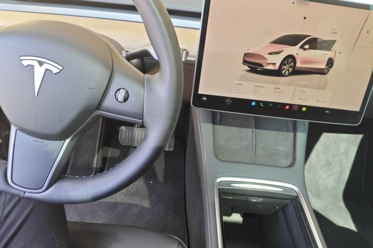 Used Tesla Model Y 2022 Rear-Wheel-Drive Version Interior 2