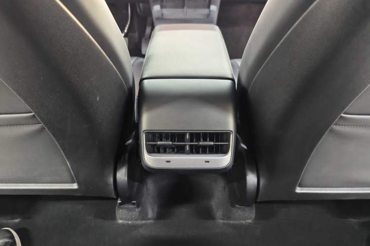 Used Tesla Model Y 2022 Revised Version Rear-Wheel Drive Interior 2