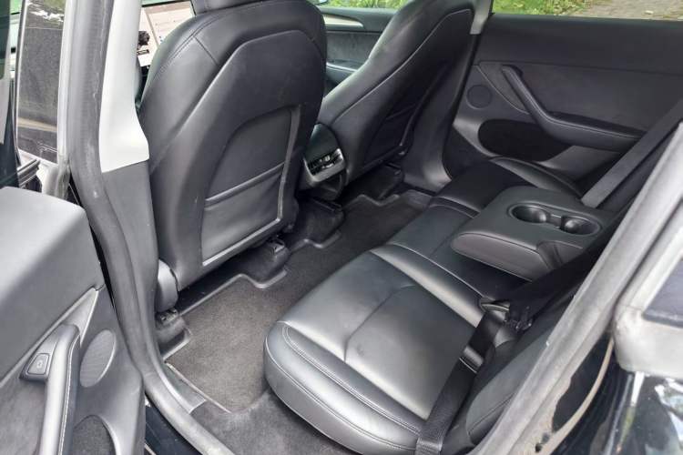 Used Tesla Model Y 2022 Revised Version Long-Range All-Wheel Drive Interior 2