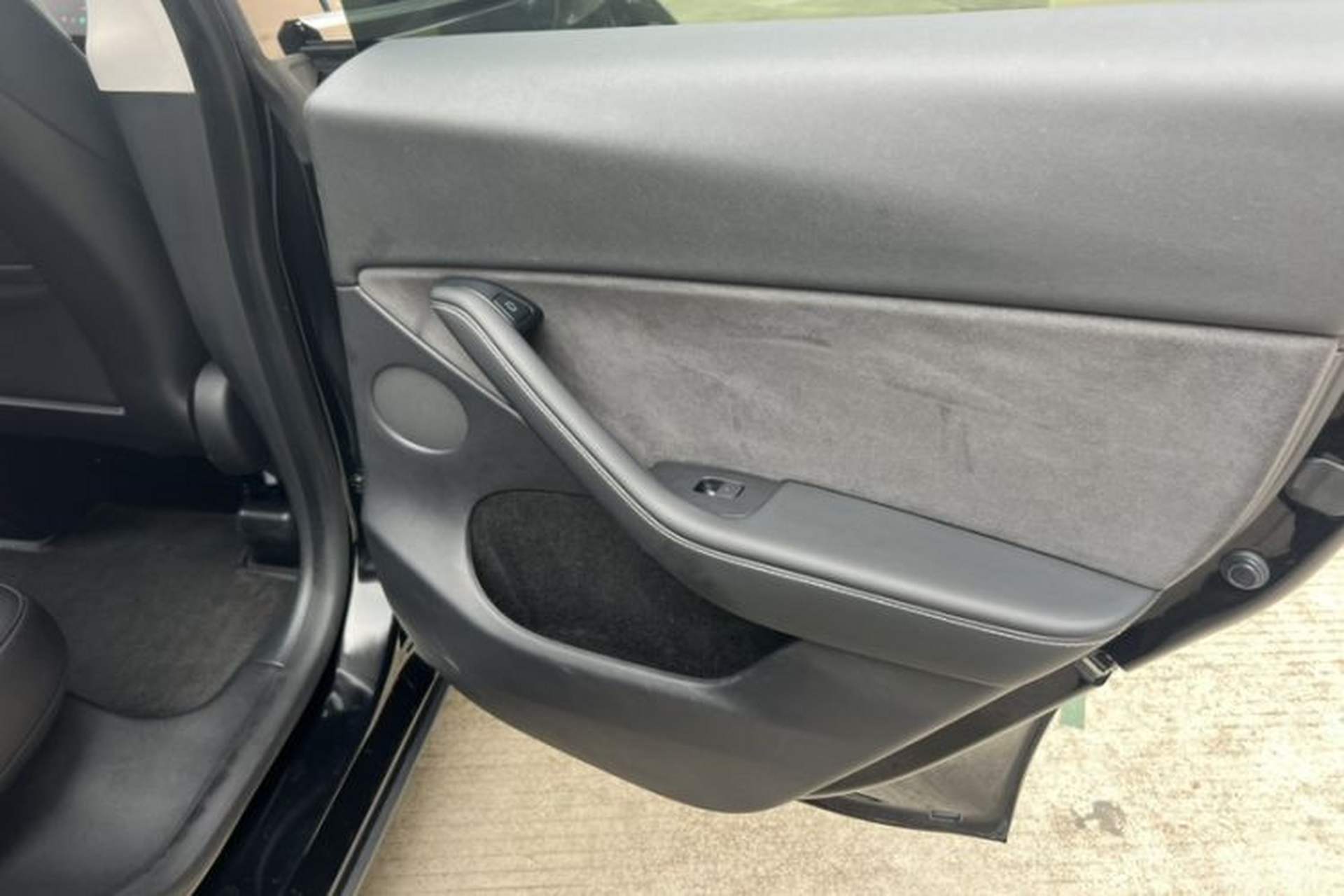 Used Tesla Model Y 2022 Rear-Wheel-Drive Version Interior 2