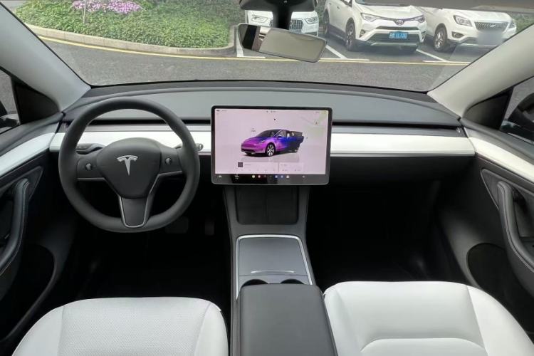 Used Tesla Model Y 2022 Revised Version Long-Range All-Wheel Drive Interior 2