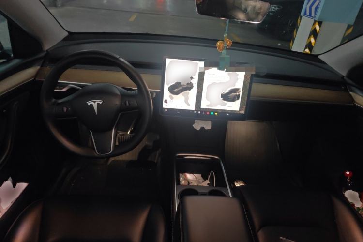 Used Tesla Model Y 2022 Rear-Wheel-Drive Version Interior 2