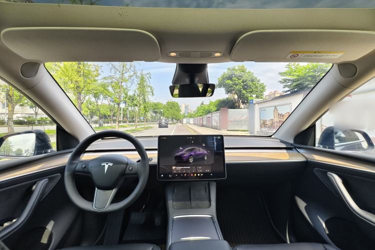 Used Tesla Model Y 2022 Rear-Wheel-Drive Version Interior 2