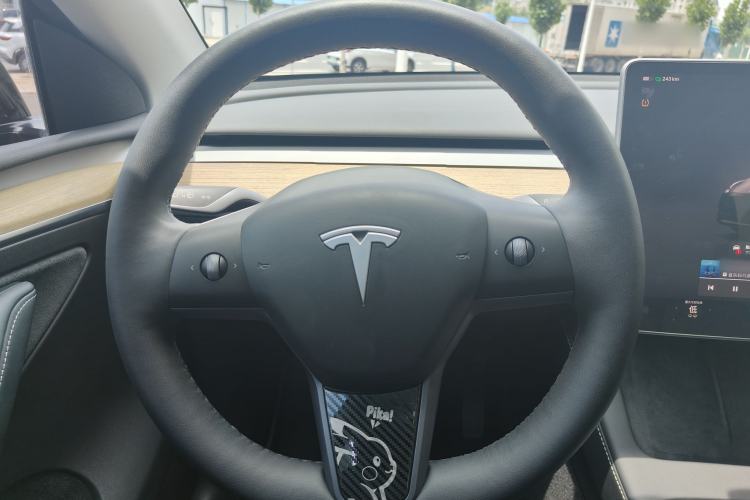 Used Tesla Model Y 2022 Rear-Wheel-Drive Version Interior 2