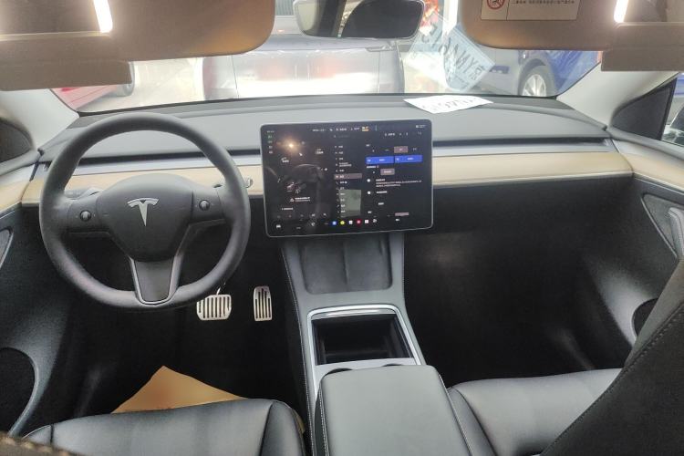 Used Tesla Model Y 2022 Rear-Wheel-Drive Version Interior 2