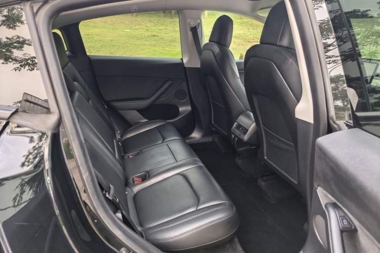 Used Tesla Model Y 2022 Revised Version Long-Range All-Wheel Drive Interior 2