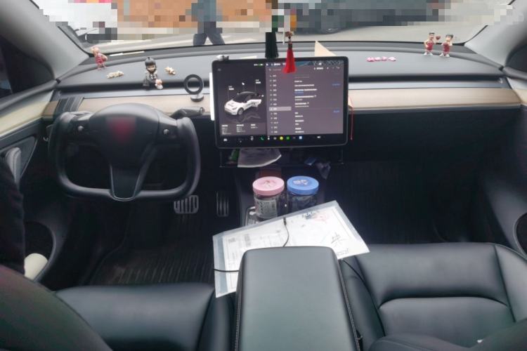 Used Tesla Model Y 2022 Revised Version Long-Range All-Wheel Drive Interior 2