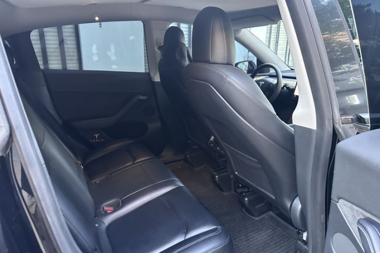 Used Tesla Model Y 2022 Performance High-Performance All-Wheel-Drive Version Interior 2