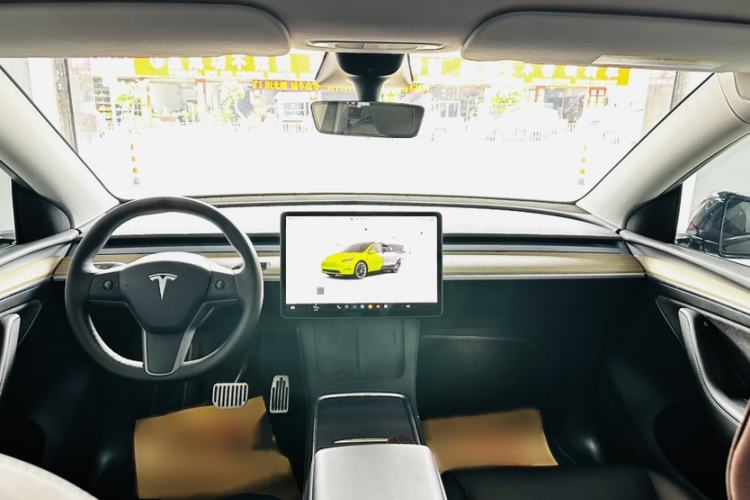 Used Tesla Model Y 2022 Rear-Wheel-Drive Version Interior 2