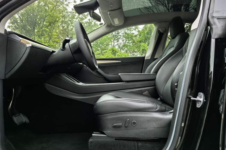 Used Tesla Model Y 2022 Revised Version Rear-Wheel Drive Interior 2