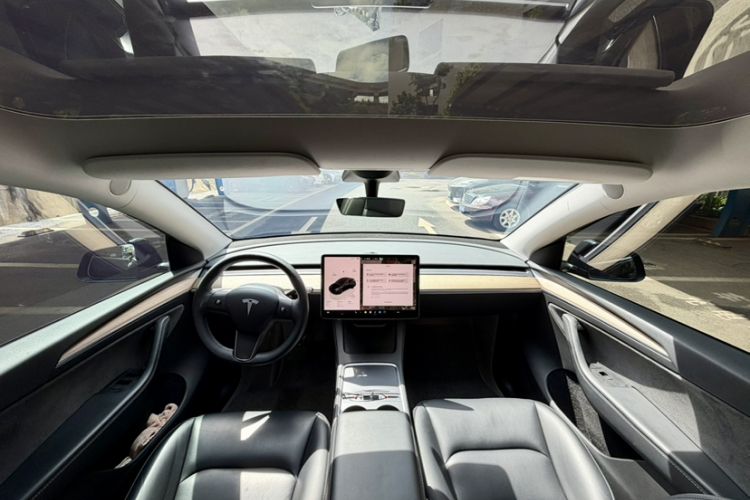 Used Tesla Model Y 2022 Revised Version Long-Range All-Wheel Drive Interior 2