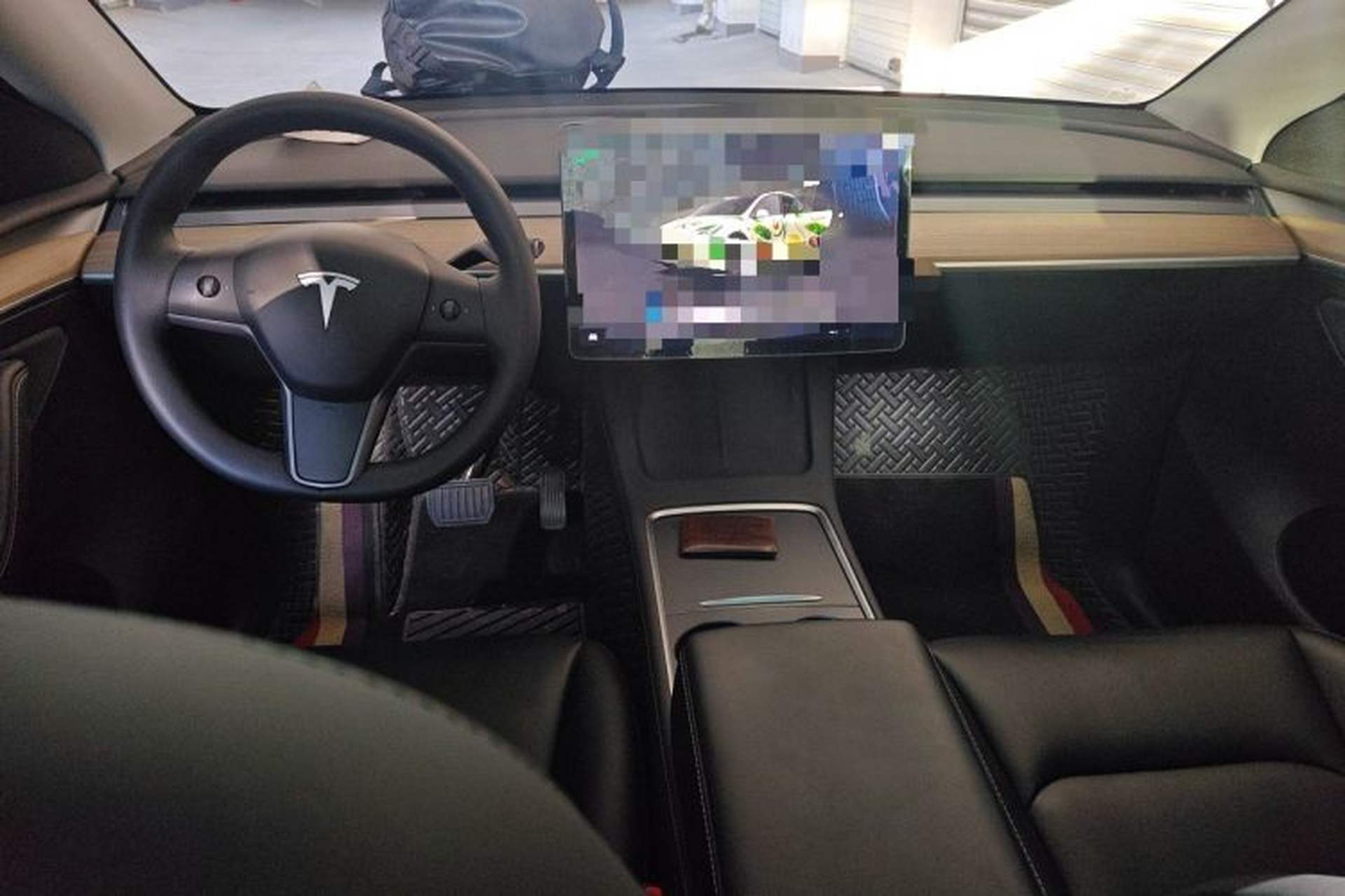 Used Tesla Model Y 2022 Rear-Wheel-Drive Version Interior 2