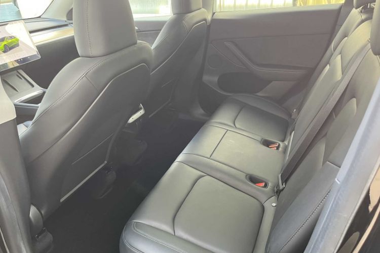Used Tesla Model Y 2022 Rear-Wheel-Drive Version Interior 3