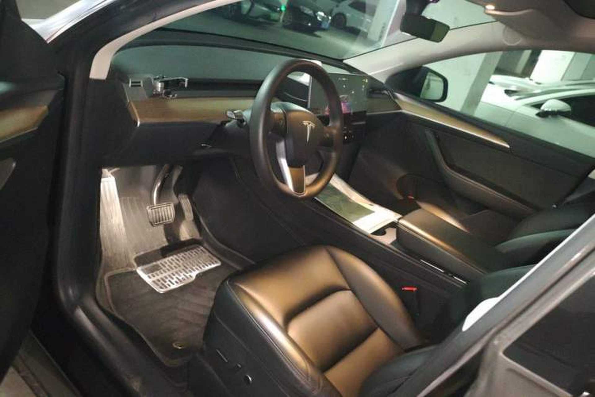 Used Tesla Model Y 2022 Rear-Wheel-Drive Version Interior 3