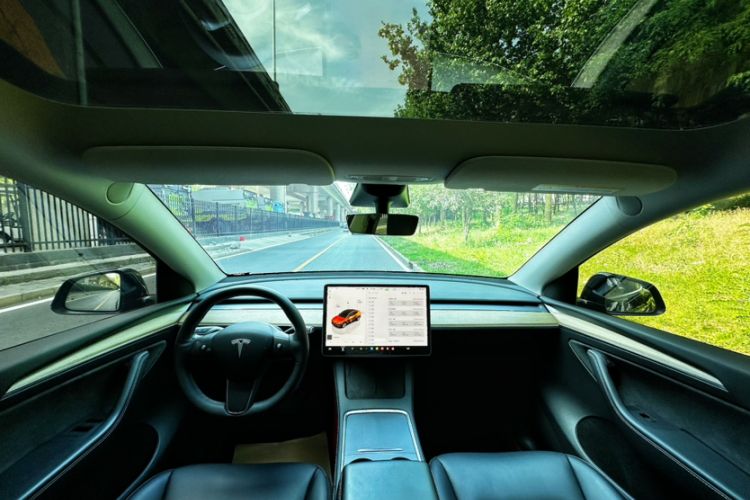 Used Tesla Model Y 2022 Revised Version Rear-Wheel Drive Interior 3