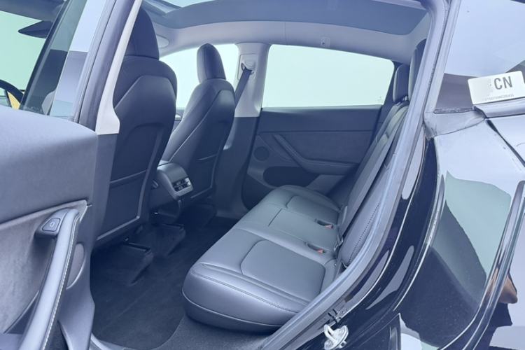 Used Tesla Model Y 2022 Rear-Wheel-Drive Version Interior 3
