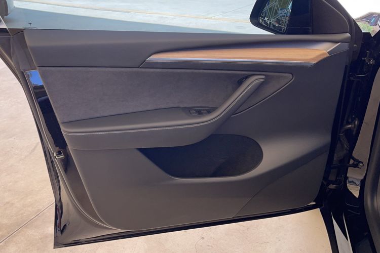 Used Tesla Model Y 2022 Rear-Wheel-Drive Version Interior 3