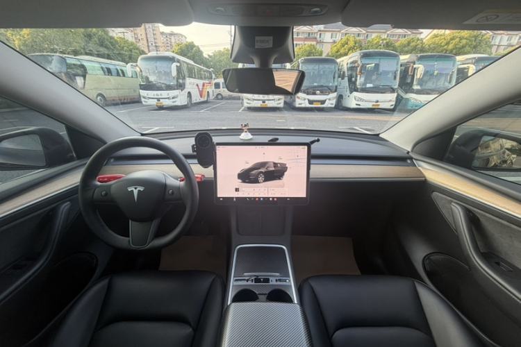 Used Tesla Model Y 2022 Rear-Wheel-Drive Version Interior 3