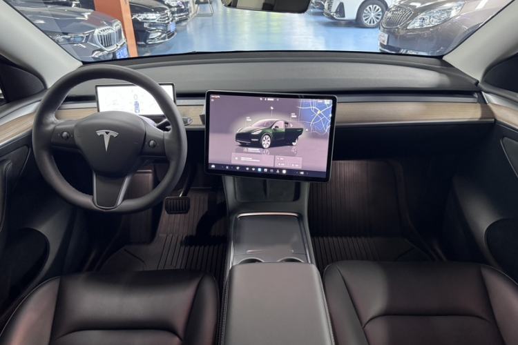Used Tesla Model Y 2022 Rear-Wheel-Drive Version Interior 3