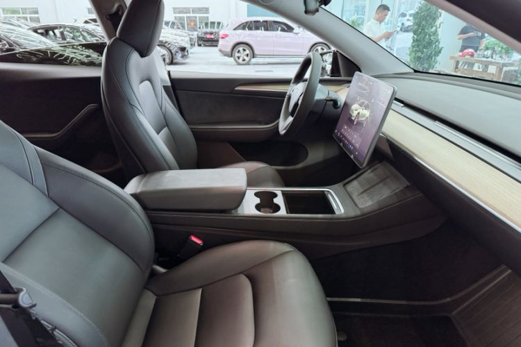 Used Tesla Model Y 2022 Revised Version Rear-Wheel Drive Interior 3