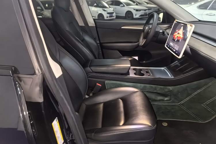 Used Tesla Model Y 2022 Rear-Wheel-Drive Version Interior 3