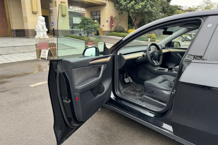 Used Tesla Model Y 2022 Revised Version Rear-Wheel Drive Interior 3