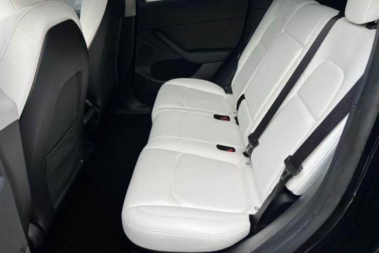 Used Tesla Model Y 2022 Revised Version Long-Range All-Wheel Drive Interior 3