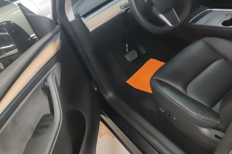 Used Tesla Model Y 2022 Rear-Wheel-Drive Version Interior 3
