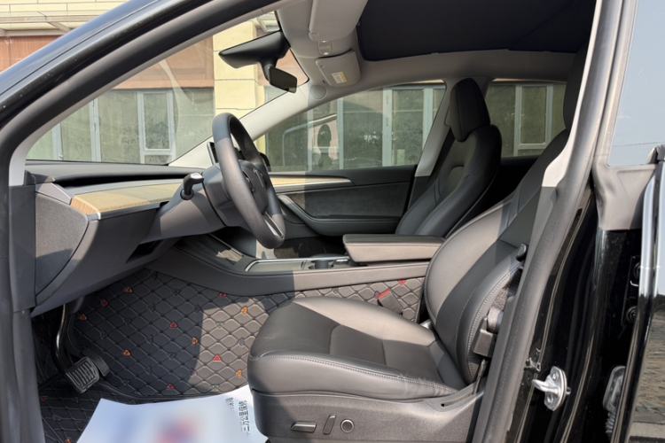 Used Tesla Model Y 2022 Revised Version Rear-Wheel Drive Interior 3