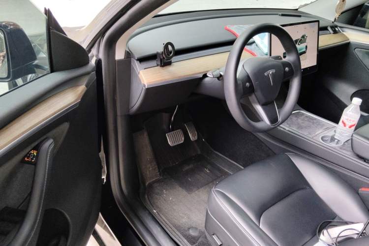 Used Tesla Model Y 2022 Revised Version Rear-Wheel Drive Interior 3