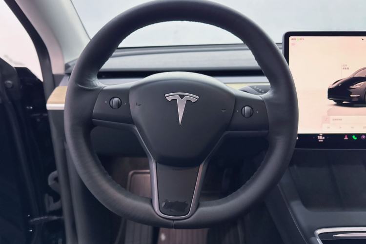 Used Tesla Model Y 2022 Rear-Wheel-Drive Version Interior 3